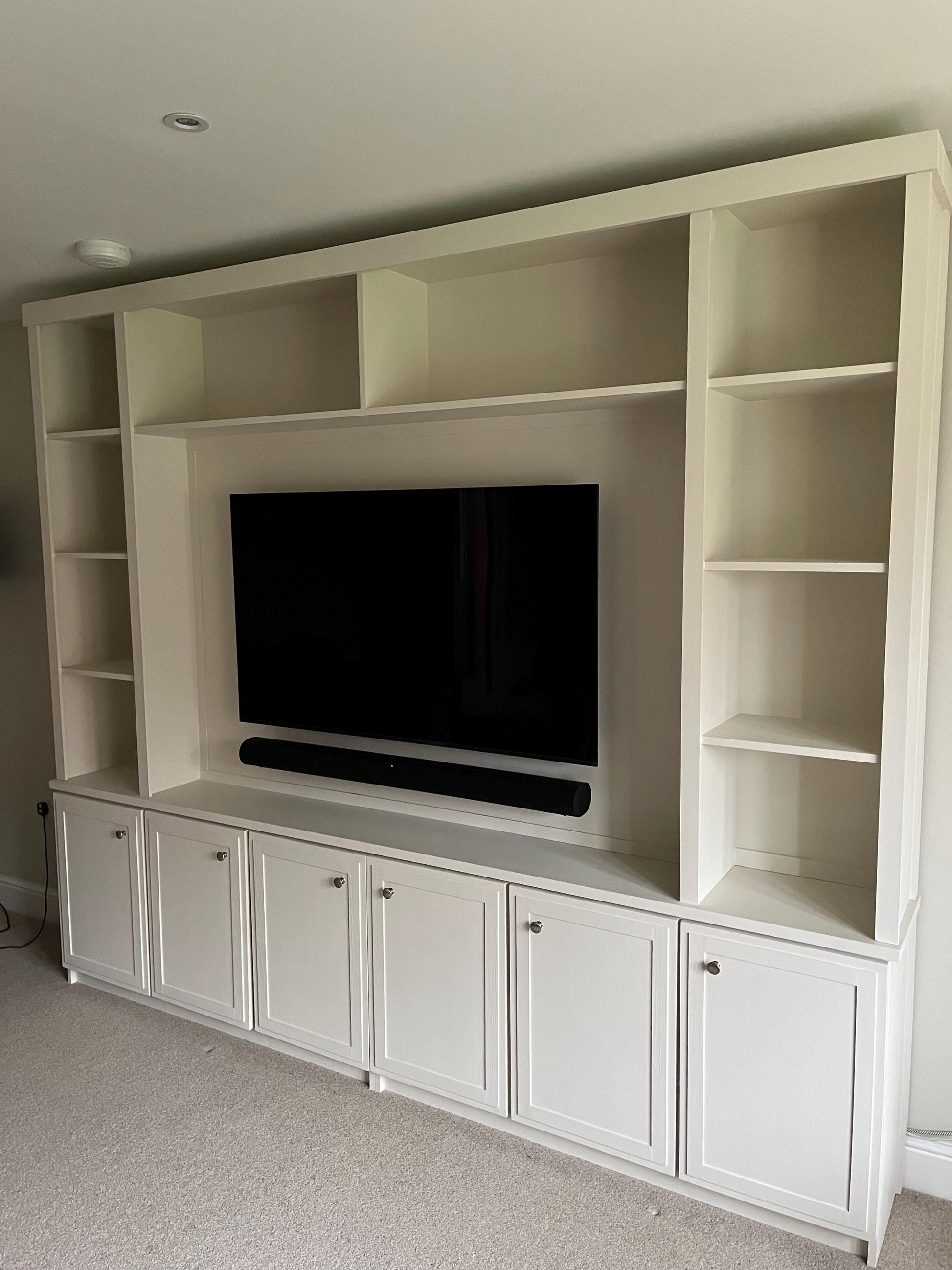 Soft close cabinet hinges